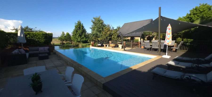 5 Bedroom Property for Sale in Grimbeeck Park North West